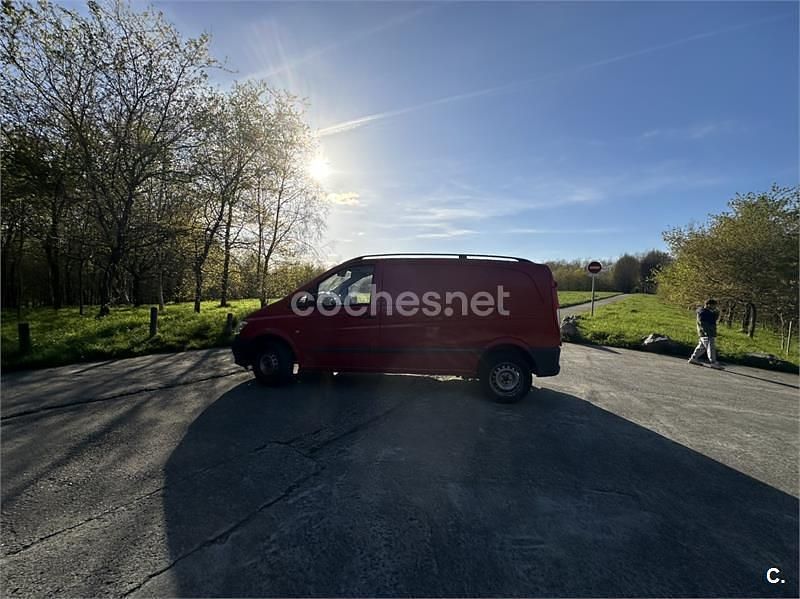 Usado Mercedes Vito Marco Polo 114 CV (83 kW) 2014 Rojo Van