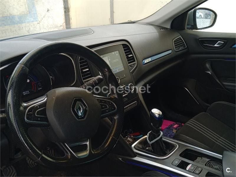 Usado Renault Mégane IV 130 CV (95 kW) 2017 Azul Berlina