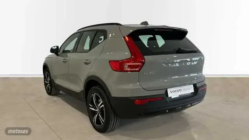 Nuevo Volvo XC40 Plus 163 CV (119 kW) 2026 Gris SUV