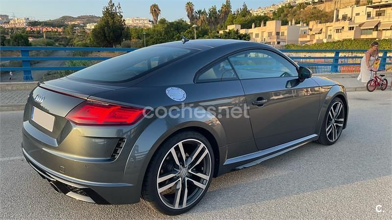 Usado Audi TT S-Line 197 CV (144 kW) 2019 Gris / plata Coupe