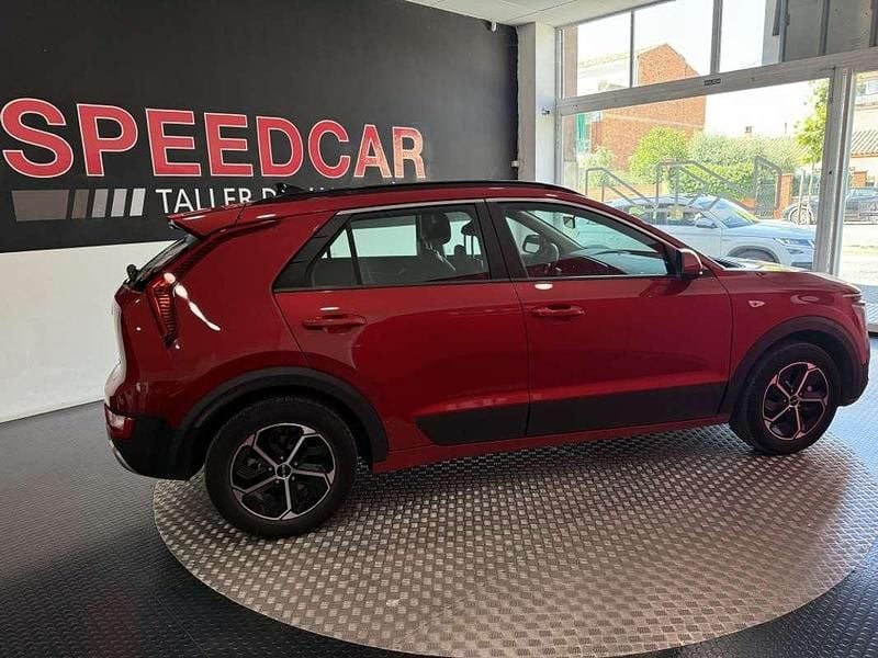 Usado Kia Niro 141 CV (103 kW) 2023 Rojo SUV