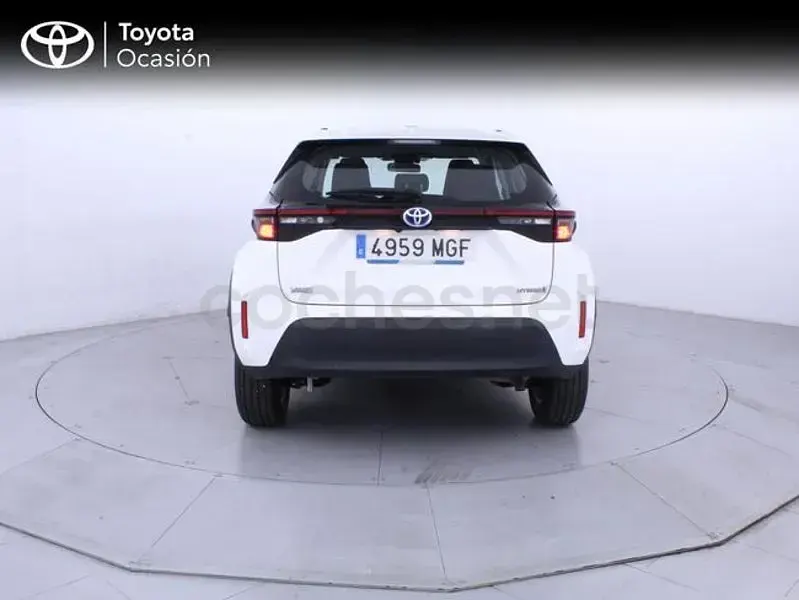 Usado Toyota Yaris Cross Business Edition 116 CV (85 kW) 2023 Blanco SUV