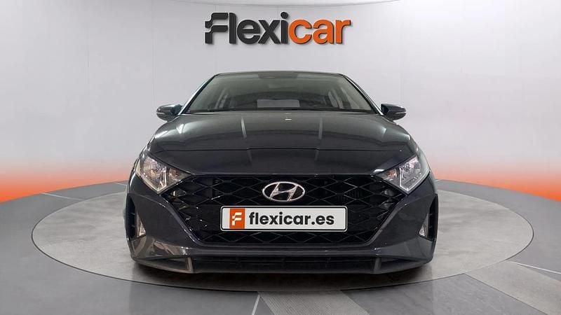 Usado Hyundai i20 101 CV (74 kW) 2022 Negro Berlina
