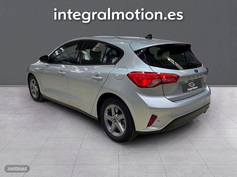 Usado Ford Focus Trend 95 CV (69 kW) 2019 Gris Berlina