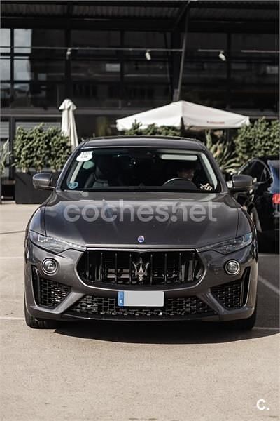 Usado Maserati Levante 430 CV (316 kW) 2019 Gris / plata SUV