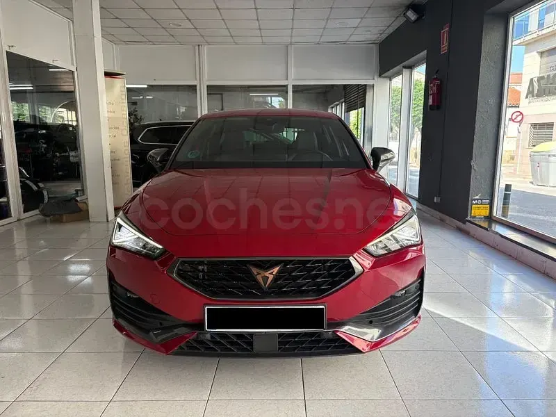 Usado Cupra Leon 150 CV (110 kW) 2023 Rojo Berlina