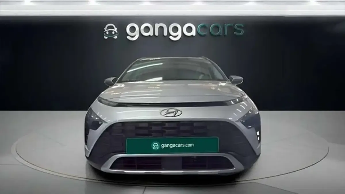 Usado Hyundai Bayon 101 CV (74 kW) 2023 Plateado SUV