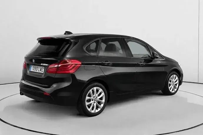 Usado BMW 225 Active Tourer iPerformance 224 CV (164 kW) 2021 Monovolumen