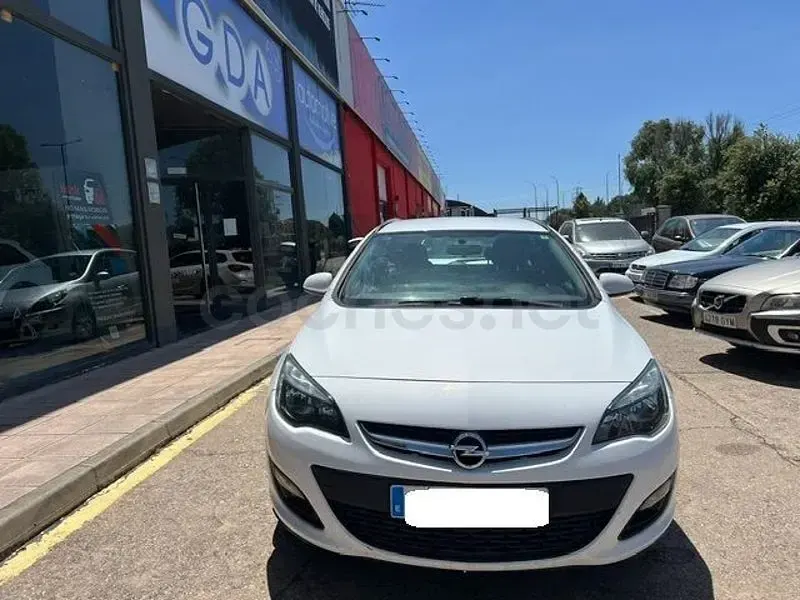 Usado Opel Astra Excellence 110 CV (80 kW) 2015 Blanco Familiar