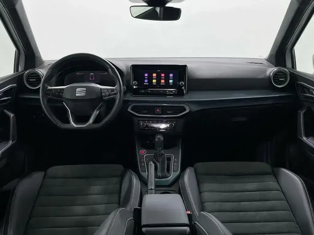Usado Seat Arona Xperience 115 HP (84 kW) 2025 Branco SUV