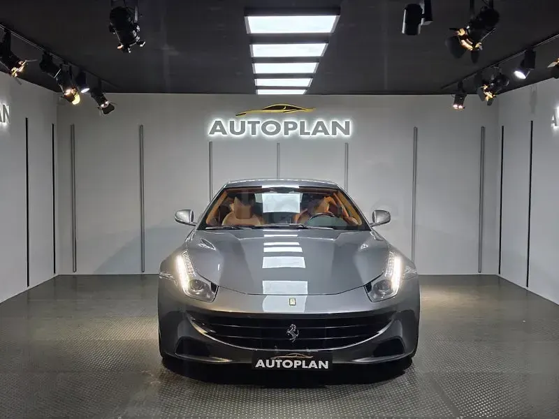 Usado Ferrari FF 660 CV (485 kW) 2013 Beige Familiar