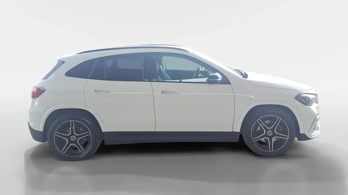 Usado Mercedes GLA200 AMG 150 CV (110 kW) 2025 SUV
