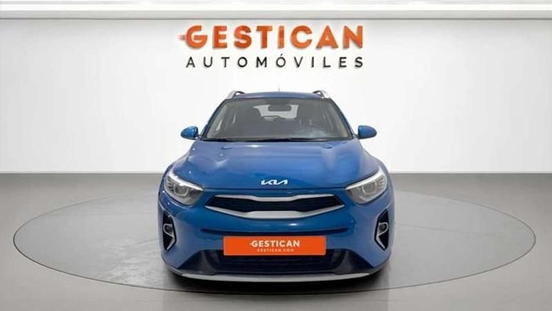 Usado Kia Stonic 84 CV (61 kW) 2022 Azul SUV