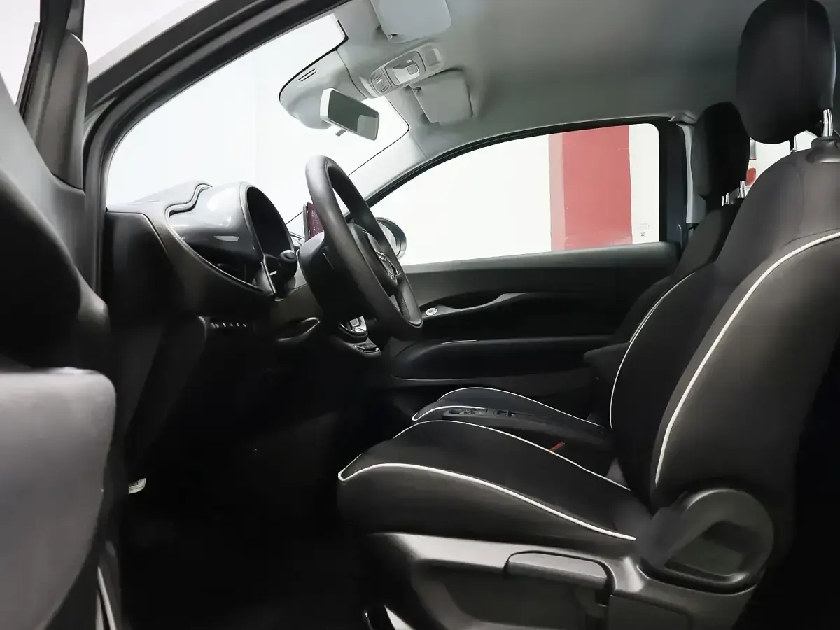 Usado Fiat 500e Icon 86 kW (118 CV) 2023 Gris Utilitario