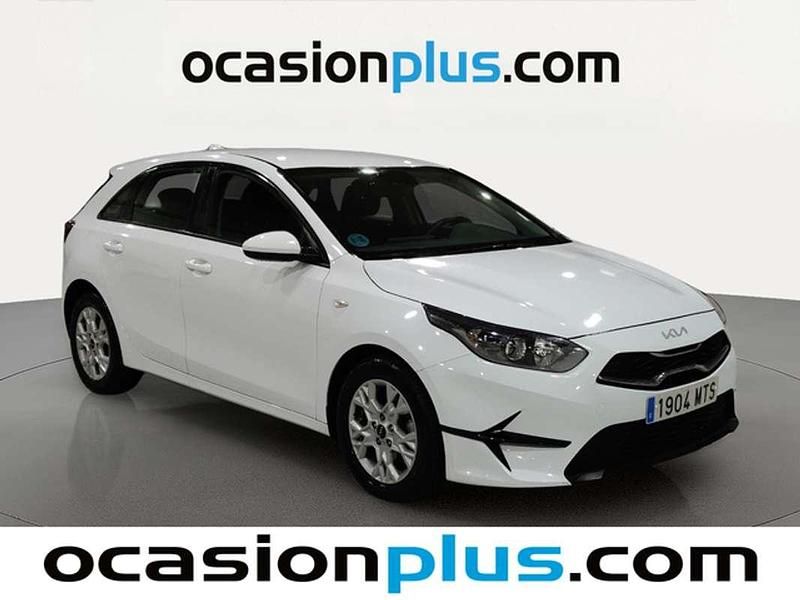 Usado Kia Ceed 101 CV (74 kW) 2024 Blanco Utilitario