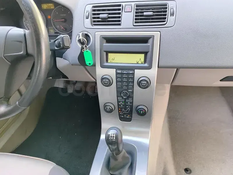 Usado Volvo S40 Kinetic 109 CV (80 kW) 2007 Verde Berlina