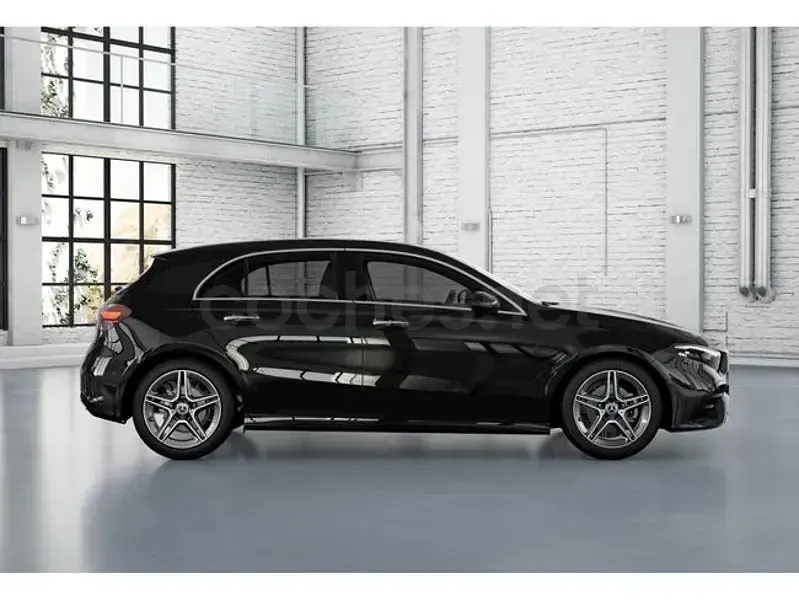 Usado Mercedes A180 116 CV (85 kW) 2024 Negro noche Berlina