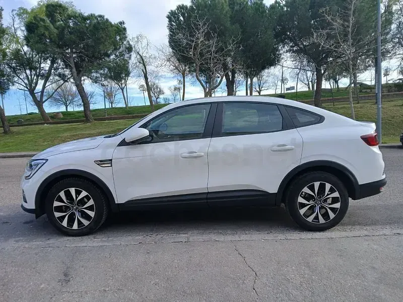 Usado Renault Arkana Intens 140 CV (102 kW) 2022 Blanco SUV