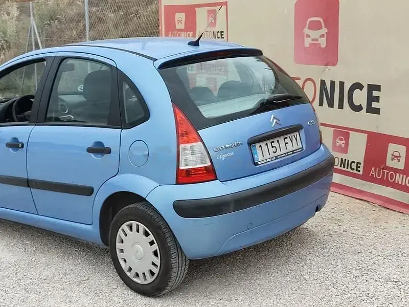 Usado Citroën C3 75 CV (55 kW) 2007 Azul Berlina