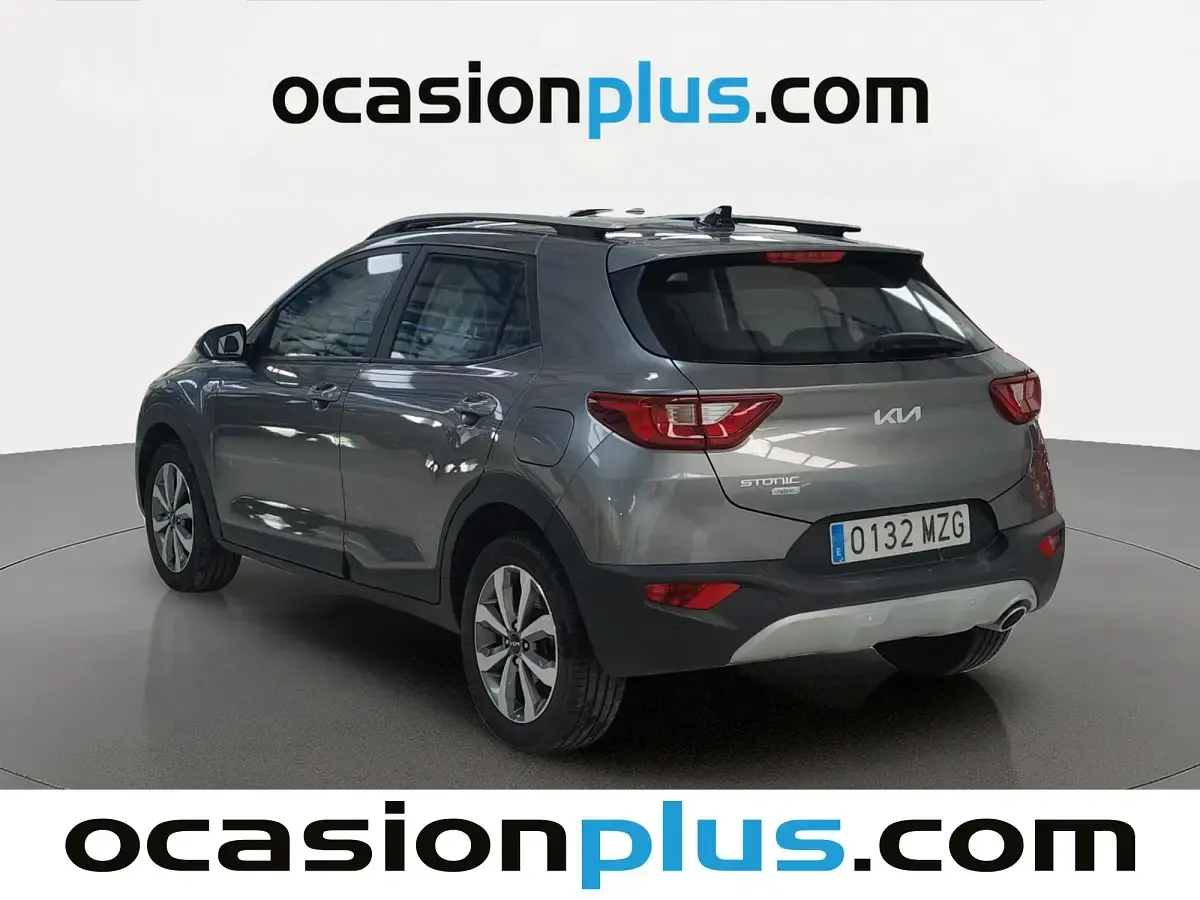 Usado Kia Stonic 100 CV (73 kW) 2025 Gris SUV