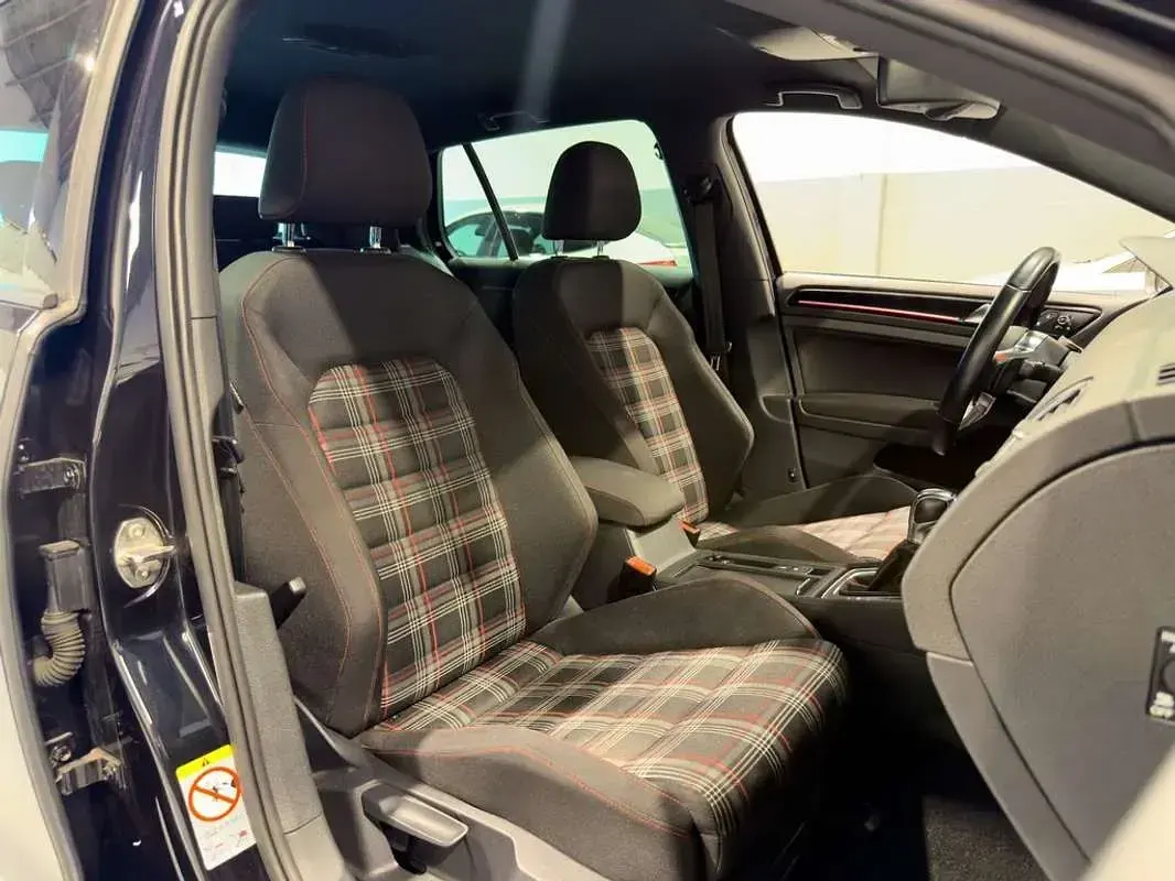 Usado VW Golf VII GTI 230 CV (169 kW) 2014 Negro Utilitario
