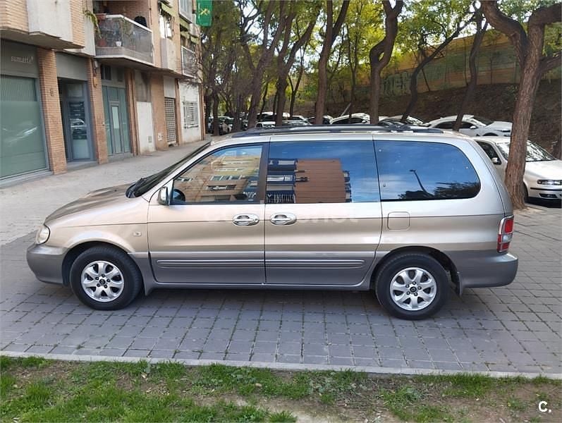 Usado Kia Carnival EX 144 CV (105 kW) 2006 Beige Monovolumen