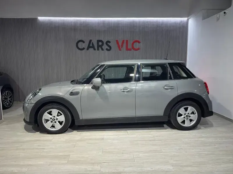 Usado Mini Cooper 136 CV (100 kW) 2023 Gris / plata Utilitario