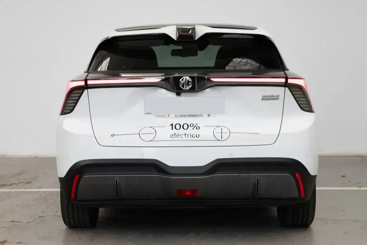 Usado MG MG4 EV Luxury 150 kW (204 CV) 2023 Blanco Utilitario