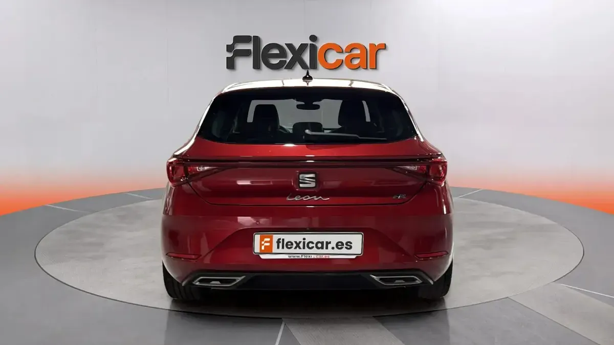 Usado Seat Leon FR 205 CV (150 kW) 2021 Granate Berlina