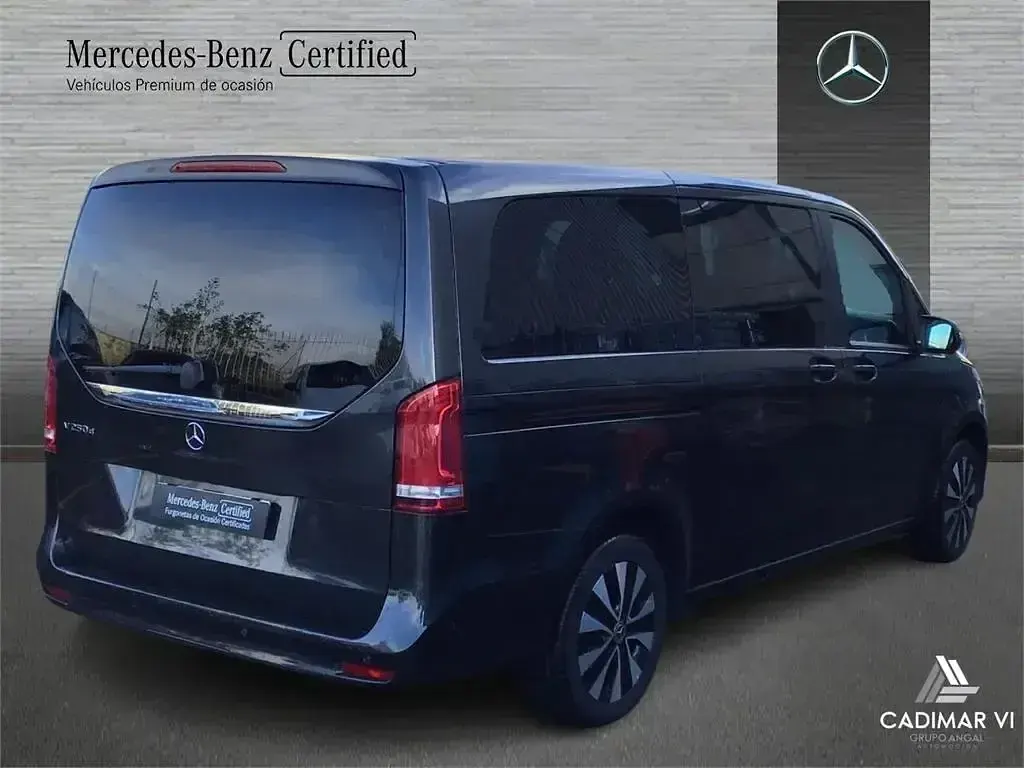 Usado Mercedes V250 190 CV (139 kW) 2023 Gris Monovolumen