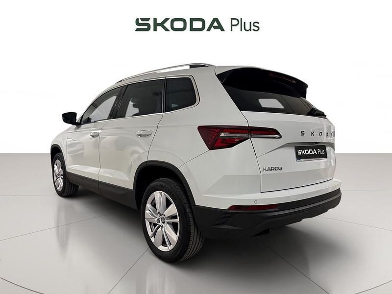 Usado Skoda Karoq Selection 150 CV (110 kW) 2025 Blanco SUV