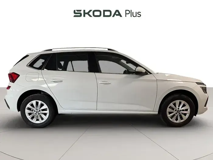 Usado Skoda Kamiq Selection 115 CV (84 kW) 2025 Blanco SUV