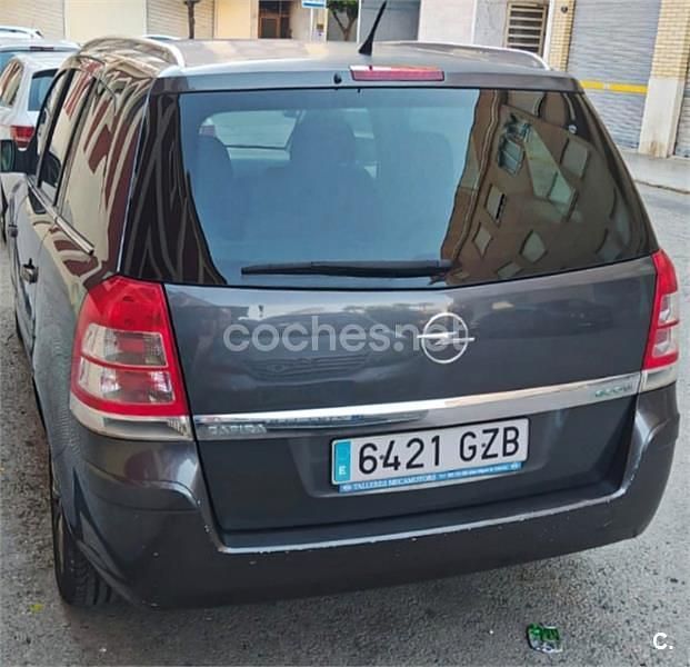 Gris / plata Usado 2010 Opel Zafira Enjoy Plus Monovolumen | 4400 € (Precio justo) - Imagen 1/4