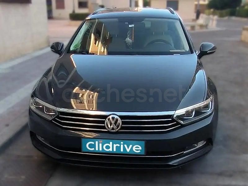 Usado VW Passat Advance 150 CV (110 kW) 2019 Gris / plata Familiar