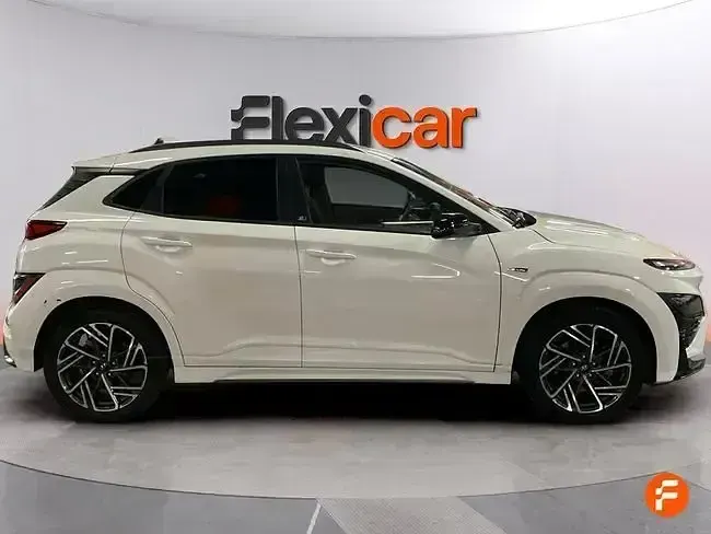 Usado Hyundai Kona N Line 120 CV (88 kW) 2023 Blanco SUV