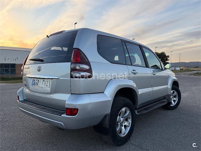 Usado Toyota Land Cruiser 166 CV (122 kW) 2007 Gris / plata SUV