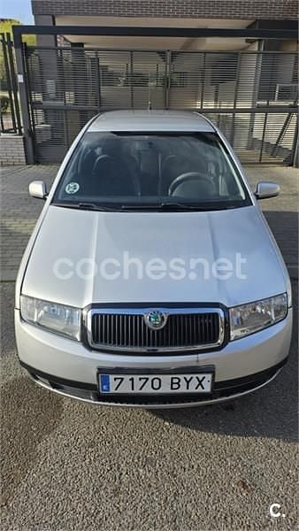 Usado Skoda Fabia Classic 68 CV (50 kW) 2002 Gris / plata Berlina