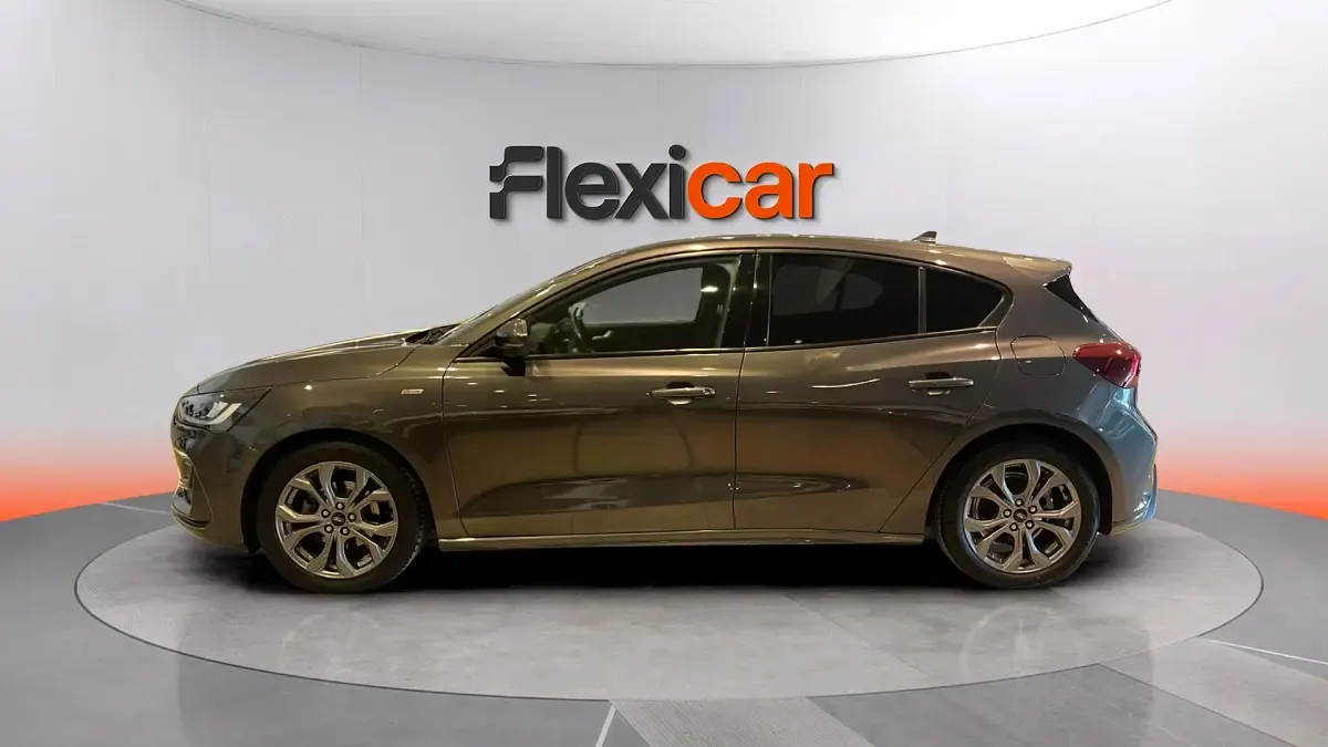 Usado Ford Focus Active 155 CV (114 kW) 2023 Gris Berlina
