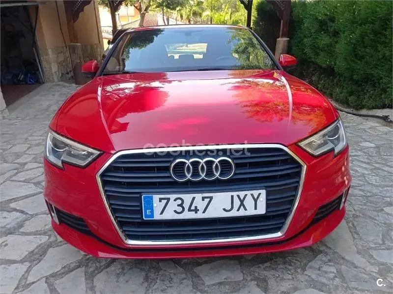 Usado Audi A3 Sport 110 CV (80 kW) 2017 Rojo Berlina