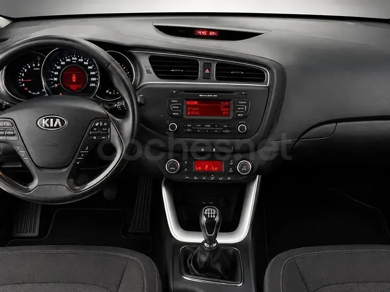 Usado Kia Ceed GT 90 CV (66 kW) 2014 Blanco Berlina