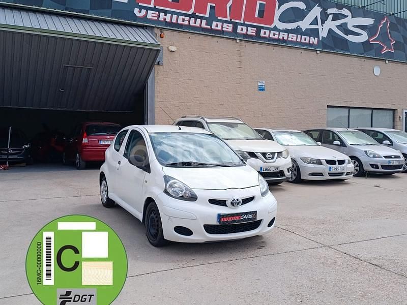 Blanco Usado 2011 Toyota Aygo Live Utilitario | 4790 € (Precio justo) - Imagen 1/4