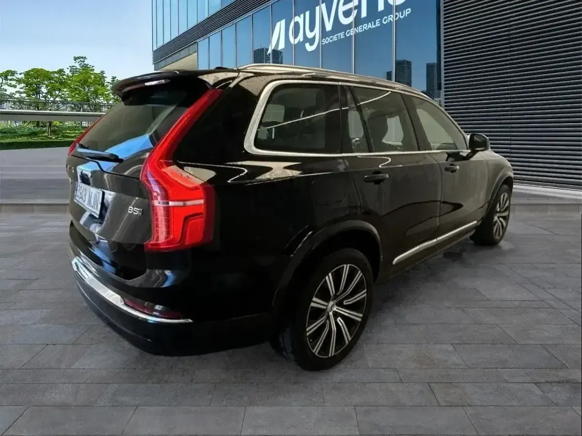 Käytetty Volvo XC90 Plus 235 HP (172 kW) 2023 Musta Katumaasturi