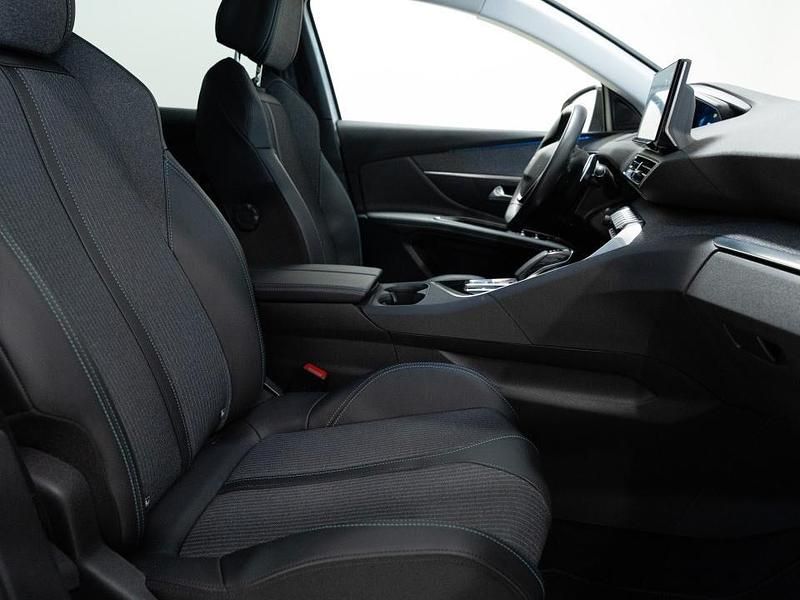 Usado Peugeot 3008 Allure 225 CV (165 kW) 2021 Blanco SUV