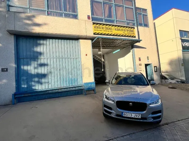 Usado Jaguar E-Pace R-Dynamic 150 CV (110 kW) 2018 Gris / plata SUV