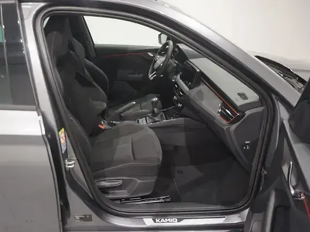 Nuevo Skoda Kamiq Selection 115 CV (84 kW) 2026 Gris SUV
