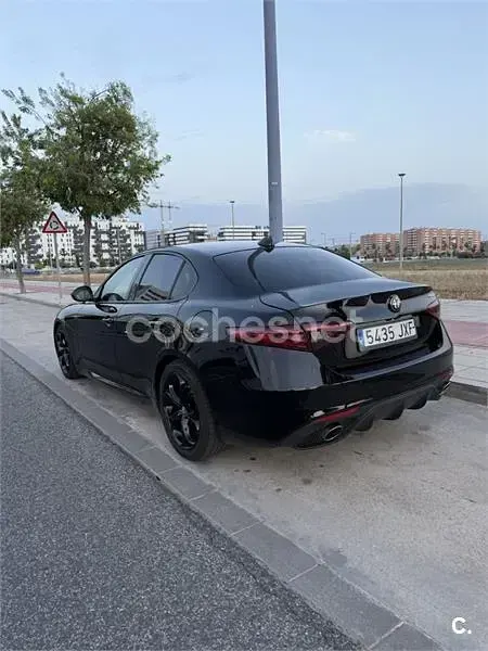 Usado Alfa Romeo Giulia 136 CV (100 kW) 2017 Negro Berlina