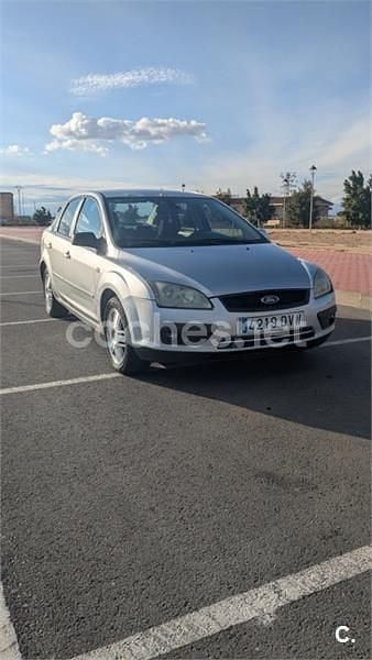 Gris / plata Usado 2006 Ford Focus Ghia Berlina | 1500 € (Super precio) - Imagen 1/4