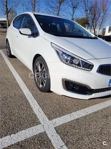 Usado Kia Ceed 120 CV (88 kW) 2018 Blanco Utilitario