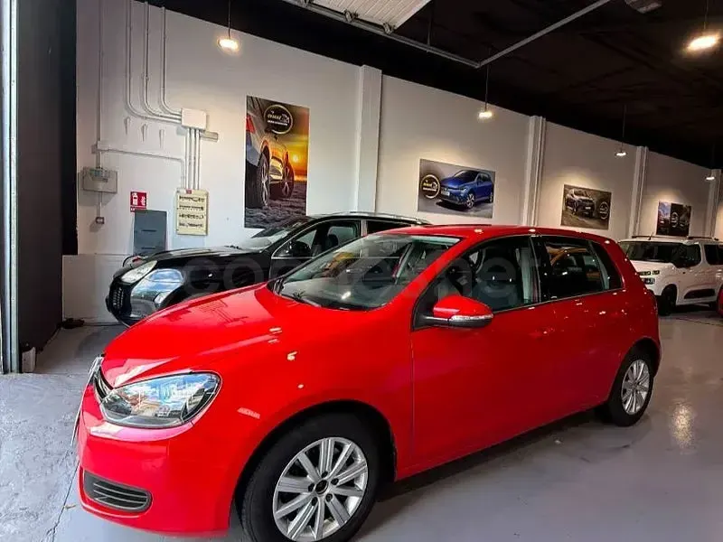 Usado VW Golf VI Advance 122 CV (89 kW) 2010 Rojo Utilitario