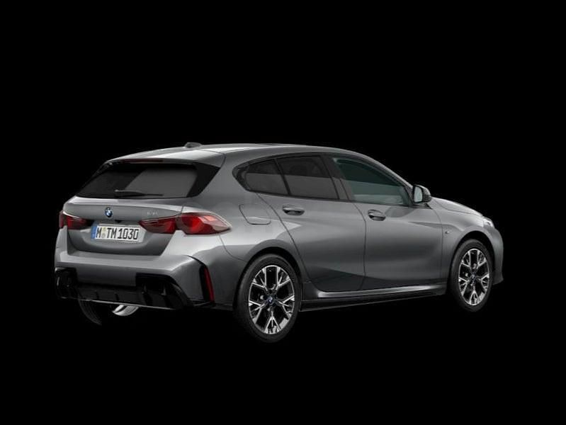 Usado BMW 120 Comfort Edition 170 CV (125 kW) 2025 Gris / plata Utilitario